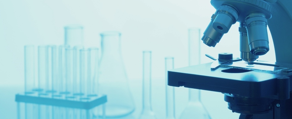 Mikroskop pomagający w diagnostyce krwi i morfologii